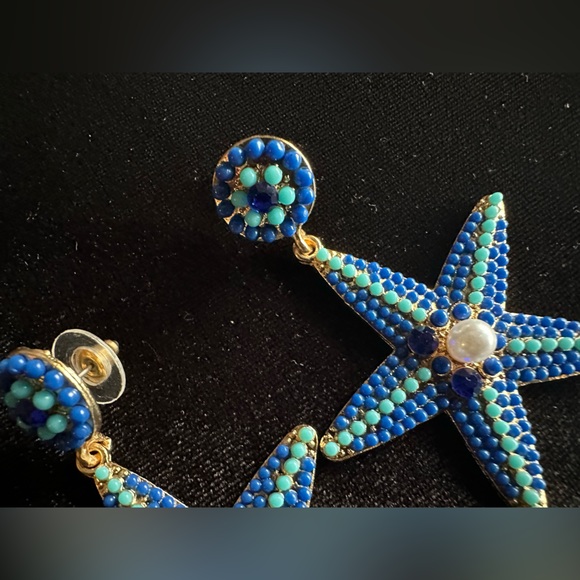 Beautiful blue beachy drop jeweled light weight earrings 💙 - Picture 6 of 12